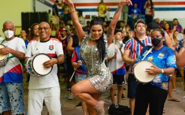 Rainha de bateria tem samba próprio cantado por Ito Melodia