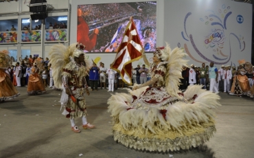 Salgueiro emociona a Passarela do Samba ao exaltar a malandragem